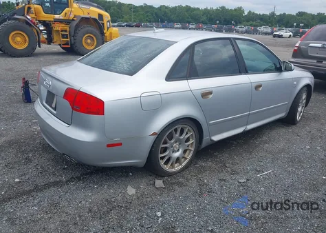 2006 Audi S4 4.2 from USA, damaged, VIN WAUGL78EX6A192221